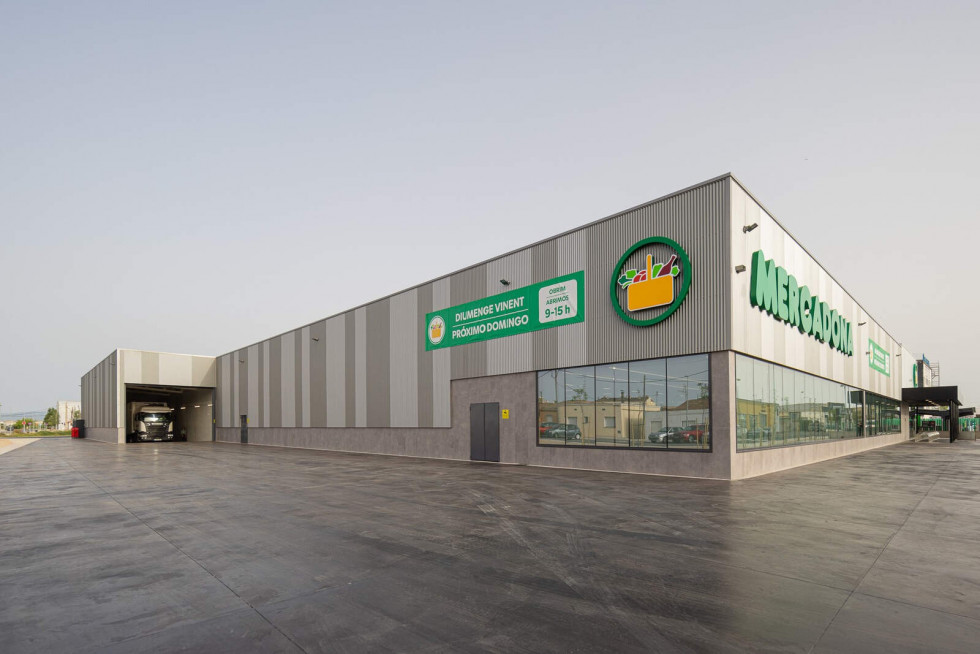 Foto 1 el nou supermercat ha suposat una inversio de 10 milions deuros 1600 1067